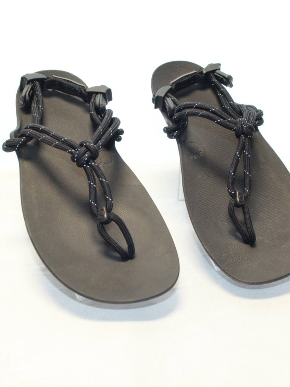 Xero Shoes Unisex SZ M6 W7 Black Genesis Lightweight Adjustable Barefoot Sandals